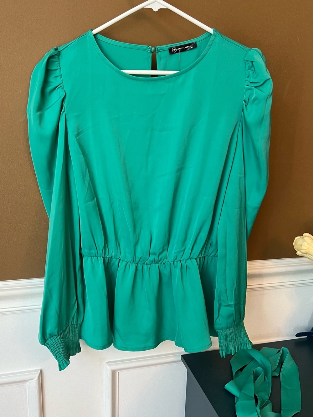 Women’s Elegant Teal Peplum Blouse Smocked Cuffs Size M Cocktail Career Workwear - Picture 3 of 7